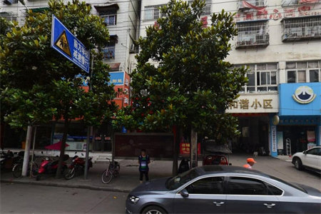 观水岸3室2厅2卫172/30车二楼多层160万